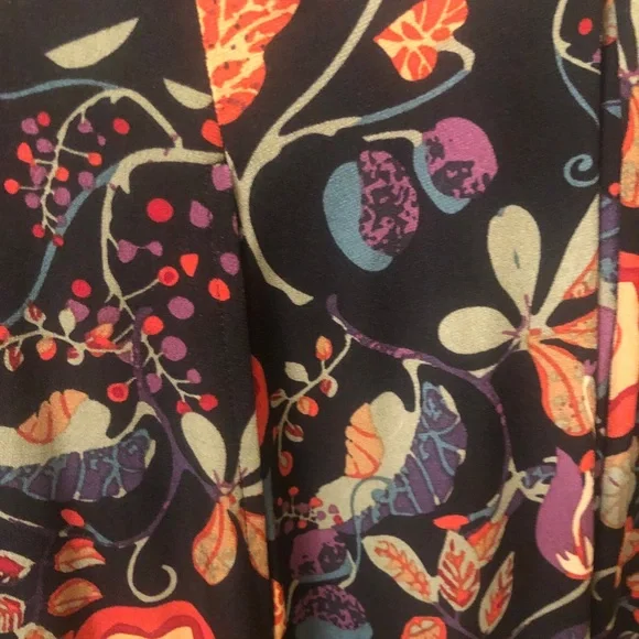 Lula Roe - Picture 2 of 3